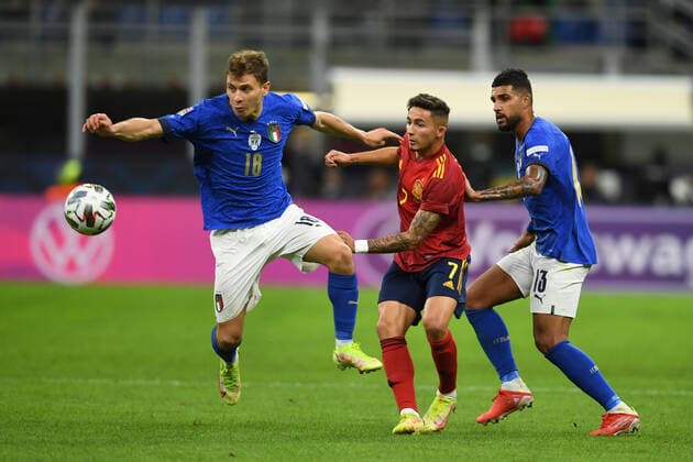 Nicolo Barella (Italy)Yeremy Pino (Spain)Emerson Palmieri (Italy) during the Uefa Nations League 2020-2021 match between Italy 1-2 Spain at Giuseppe Meazza Stadium on October 6, 2021 in Milano, Italy. Noxthirdxpartyxsales  (171343257)