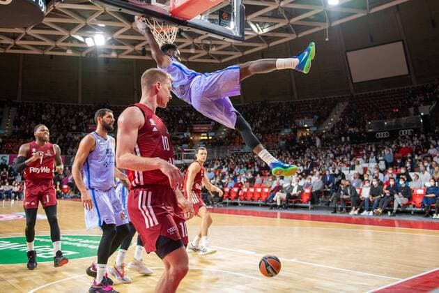 Nigel Hayes-Davis 14 FC Barcelona, Barca , Dunk, FC Bayern Basketball vs. FC Barcelona, EuroLeague, 07.10.2021 Muenchen Bayern Deutschland