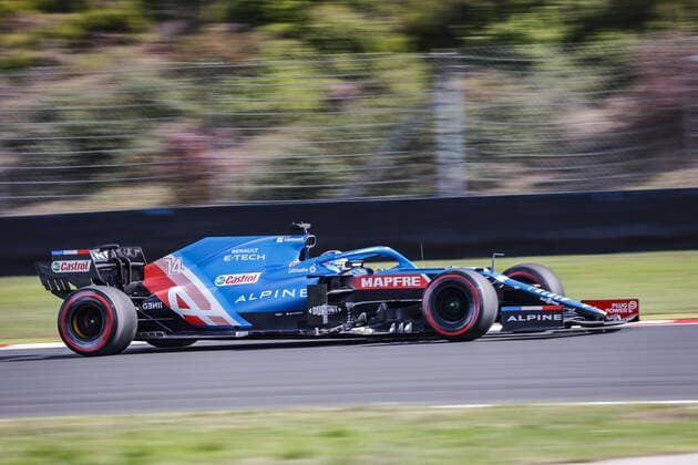 14 ALONSO Fernando (spa), Alpine F1 A521, action during the Formula 1 Rolex Turkish Grand Prix 2021, 16th round of the 2021 FIA Formula One World Championship, WM, Weltmeisterschaft from October 8 to 10, 2021 on the Istanbul Park, in Tuzla, Turkey - F1 - TURKISH GRAND PRIX 2021 DPPI Panoramic  _F2_9884