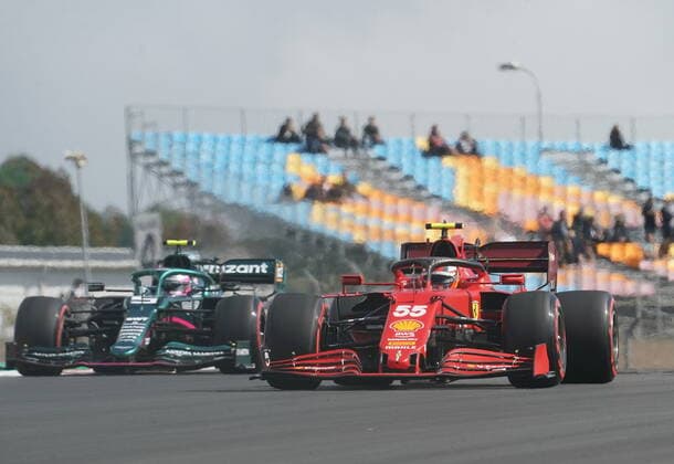 Formula 1 Turkish Grand Prix 2021 08.10.2021, Istanbul Park Circuit, Istanbul, Formula 1 Turkish Grand Prix 2021 ,im Bild Carlos Sainz Jr. (ESP 55), Scuderia Ferrari Mission Winnow, Sebastian Vettel (DEU 5), Aston Martin Cognizant Formula One Team