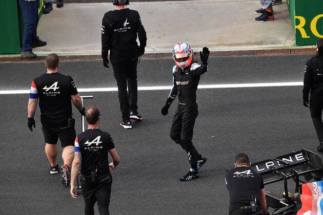 Formula 1 Turkish Grand Prix 2021 08.10.2021, Istanbul Park Circuit, Istanbul, Formula 1 Turkish Grand Prix 2021 ,im Bild Bei Startübungen von Esteban Ocon (FRA 31), Alpine F1 Team geht der Motor aus und das Fahrzeug muss von der Strat-Zielgeraden abgeschleppt werden.