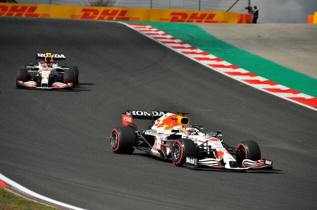 Formula 1 Turkish Grand Prix 2021 08.10.2021, Istanbul Park Circuit, Istanbul, Formula 1 Turkish Grand Prix 2021 ,im Bild Max Verstappen (NEL 33), Red Bull Racing Honda, Sergio Perez (MEX 11), Red Bull Racing Honda