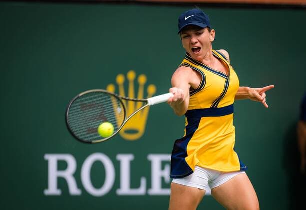 Mandatory Credit: Photo by Rob Prange Shutterstock (12524630v) Simona Halep of Romania in action during the second round of the 2021 BNP Paribas Open WTA, Tennis Damen 1000 tennis tournament BNP Paribas Open, Tennis, Day 3, Indian Wells Tennis Garden, California, USA - 08 Oct 2021 BNP Paribas Open, Tennis, Day 3, Indian Wells Tennis Garden, California, USA - 08 Oct 2021 Copyright: xRobxPrange Shutterstockx 12524630v