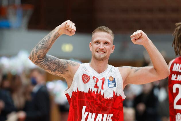 08.10.2021, Basketball, BBL Hauptrunde 2021 - 2022, 3. Spieltag, s.Oliver Wuerzburg - EWE Baskets Oldenburg, GER, Wuerzburg, s.Oliver Arena Bild: v. li. Aigars Skele (s.Oliver Wuerzburg) Copyright: HMBxMedia xHeikoxBecker