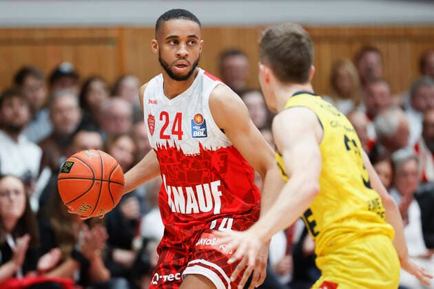 08.10.2021, Basketball, BBL Hauptrunde 2021 - 2022, 3. Spieltag, s.Oliver Wuerzburg - EWE Baskets Oldenburg, GER, Wuerzburg, s.Oliver Arena Bild: Cameron Hunt (s.Oliver Wuerzburg) Copyright: HMBxMedia xHeikoxBecker