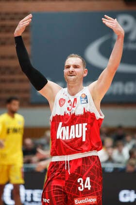 08.10.2021, Basketball, BBL Hauptrunde 2021 - 2022, 3. Spieltag, s.Oliver Wuerzburg - EWE Baskets Oldenburg, GER, Wuerzburg, s.Oliver Arena Bild: Jubel bei Felix Hoffmann (s.Oliver Wuerzburg) Copyright: HMBxMedia xHeikoxBecker