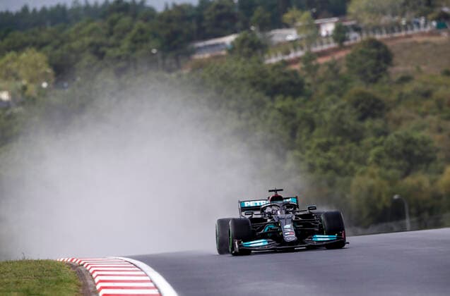 44 Lewis Hamilton (GBR, Mercedes-AMG Petronas F1 Team), F1 Grand Prix of Turkey at Intercity Istanbul Park on October 9, 2021 in Istanbul, Turkey. (Photo by HOCH ZWEI) Istanbul Turkey