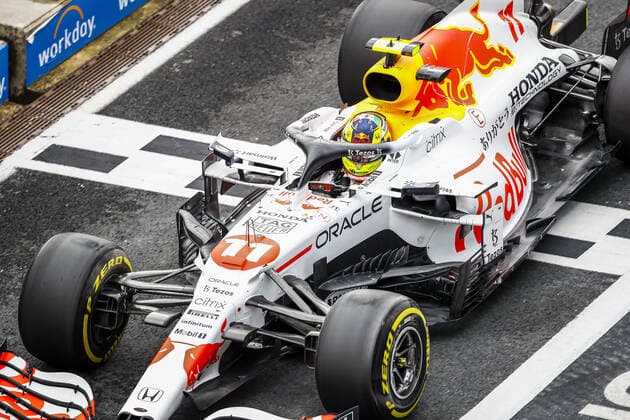 11 PEREZ Sergio (mex), Red Bull Racing Honda RB16B, action during the Formula 1 Rolex Turkish Grand Prix 2021, 16th round of the 2021 FIA Formula One World Championship, WM, Weltmeisterschaft from October 8 to 10, 2021 on the Istanbul Park, in Tuzla, Turkey - F1 - TURKISH GRAND PRIX 2021 DPPI Panoramic  _B3_9529