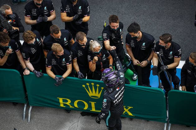 HAMILTON Lewis (gbr), Mercedes AMG F1 GP W12 E Performance, portrait, celebrating his pole position during the Formula 1 Rolex Turkish Grand Prix 2021, 16th round of the 2021 FIA Formula One World Championship, WM, Weltmeisterschaft from October 8 to 10, 2021 on the Istanbul Park, in Tuzla, Turkey - F1 - TURKISH GRAND PRIX 2021 DPPI Panoramic  _B2_9561