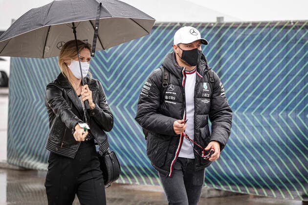 77 Valtteri Bottas (FIN, Mercedes-AMG Petronas F1 Team) and his girlfriend Tiffany Cromwell, F1 Grand Prix of Turkey at Intercity Istanbul Park on October 9, 2021 in Istanbul, Turkey. (Photo by HOCH ZWEI) Istanbul Turkey
