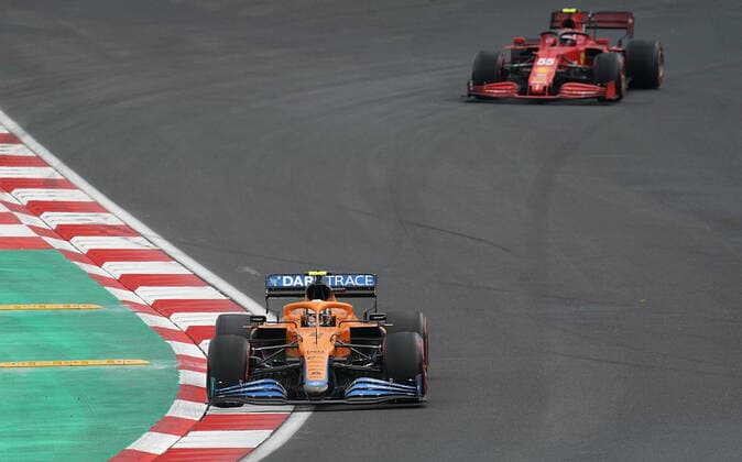Formula 1 Turkish Grand Prix 2021 09.10.2021, Istanbul Park Circuit, Istanbul, Formula 1 Turkish Grand Prix 2021 ,im Bild Lando Norris (GBR 4), McLaren F1 Team, Carlos Sainz Jr. (ESP 55), Scuderia Ferrari Mission Winnow