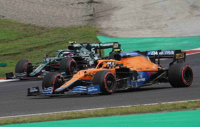 Formula 1 Turkish Grand Prix 2021 09.10.2021, Istanbul Park Circuit, Istanbul, Formula 1 Turkish Grand Prix 2021 ,im Bild Lando Norris (GBR 4), McLaren F1 Team, Sebastian Vettel (DEU 5), Aston Martin Cognizant Formula One Team