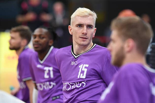 BG Göttingen - Telekom Baskets Bonn 09.10.2021, Basketball-Bundesliga, Saison 2021 2022, 3. Spieltag, BG Göttingen - Telekom Baskets Bonn. Göttingens Philipp Hartwich mit hellen Haaren. Göttingen Niedersachsen Deutschland