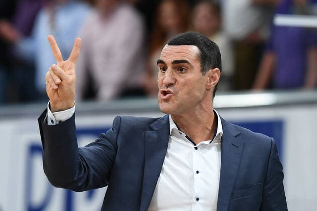 BG Göttingen - Telekom Baskets Bonn 09.10.2021, Basketball-Bundesliga, Saison 2021 2022, 3. Spieltag, BG Göttingen - Telekom Baskets Bonn. Göttingens Trainer Roel Moors. Göttingen Niedersachsen Deutschland