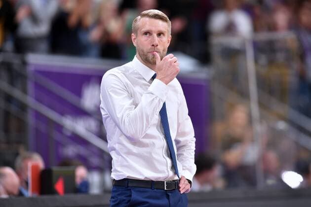 Tuomas Iisalo (Trainer, Headcoach Telekom Baskets Bonn) , Basketball, Bundesliga, BBL, BG Goettingen - Telekom Baskets Bonn, 09.10.2021, BG Goettingen - Telekom Baskets Bonn, Basketball, Bundesliga, GER, BBL, 09.10.2021 Goettingen Copyright: xEibner-Pressefotox-xRolandxSippelx