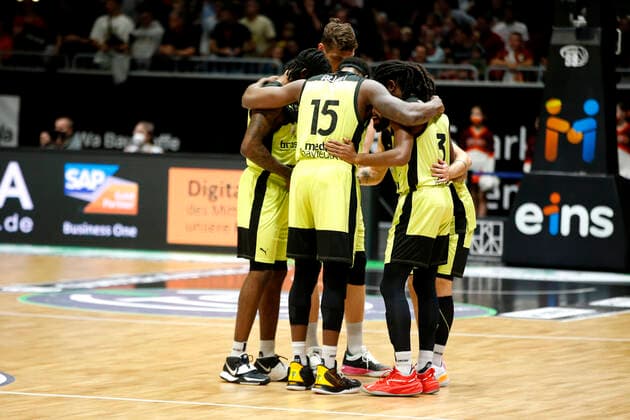 09.10.2021, easyCredit Basketball Bundesliga, BBL, Saison 2021 2022, Herren, Chemnitz Niners - Medi Bayreuth Terry Allen, Medi Bayreuth, Marcus Thornton, Medi Bayreuth Chemnitz Messe Chemnitz Sachsen Germany