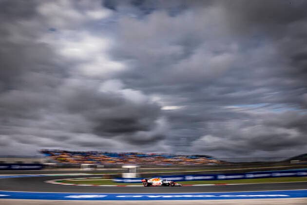 33 VERSTAPPEN Max (nld), Red Bull Racing Honda RB16B, action during the Formula 1 Rolex Turkish Grand Prix 2021, 16th round of the 2021 FIA Formula One World Championship, WM, Weltmeisterschaft from October 8 to 10, 2021 on the Istanbul Park, in Tuzla, Turkey - F1 - TURKISH GRAND PRIX 2021 DPPI Panoramic  00121033__F1_9571