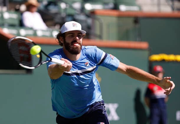 October 09, 2021 Reilly Opelka returns a shot to Taro Daniel of Japan during the 2021 BNP Paribas Open at Indian Wells Tennis Garden in Indian Wells, California. Mandatory Photo Credit : CSM Indian Wells United States of America - ZUMAc04_ 20211009_zaf_c04_094 Copyright: xCharlesxBausx