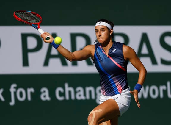 October 09, 2021 Caroline Garcia of France returns a shot against Cori Coco Gauff during the 2021 BNP Paribas Open at Indian Wells Tennis Garden in Indian Wells, California. Mandatory Photo Credit : CSM Indian Wells United States of America - ZUMAc04_ 20211009_zaf_c04_435 Copyright: xCharlesxBausx