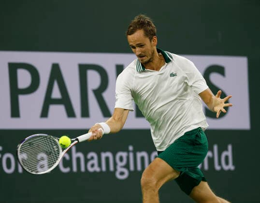 October 09, 2021 Daniil Medvedev of Russia returns a shot against Mackenzie McDonald during the 2021 BNP Paribas Open at Indian Wells Tennis Garden in Indian Wells, California. Mandatory Photo Credit : CSM Indian Wells United States of America - ZUMAc04_ 20211009_zaf_c04_580 Copyright: xCharlesxBausx