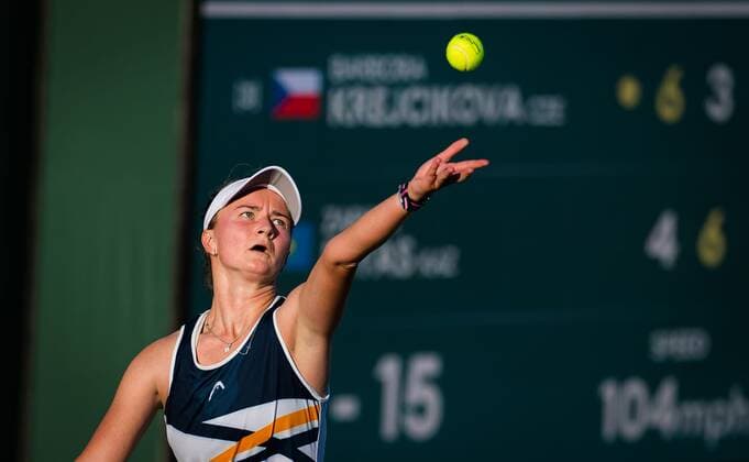 Mandatory Credit: Photo by Rob Prange Shutterstock (12524631fp) Barbora Krejcikova of the Czech Republic in action during the second round at the 2021 BNP Paribas Open WTA, Tennis Damen 1000 tennis tournament BNP Paribas Open, Tennis, Day 4, Indian Wells Tennis Garden, California, USA - 09 Oct 2021 BNP Paribas Open, Tennis, Day 4, Indian Wells Tennis Garden, California, USA - 09 Oct 2021  Copyright: xRobxPrange Shutterstockx 12524631fp