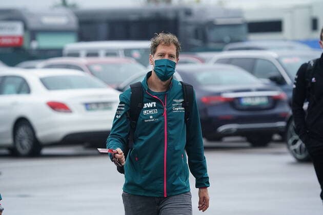 Formula 1 Turkish Grand Prix 2021 10.10.2021, Istanbul Park Circuit, Istanbul, Formula 1 Turkish Grand Prix 2021 ,im Bild Sebastian Vettel (DEU 5), Aston Martin Cognizant Formula One Team