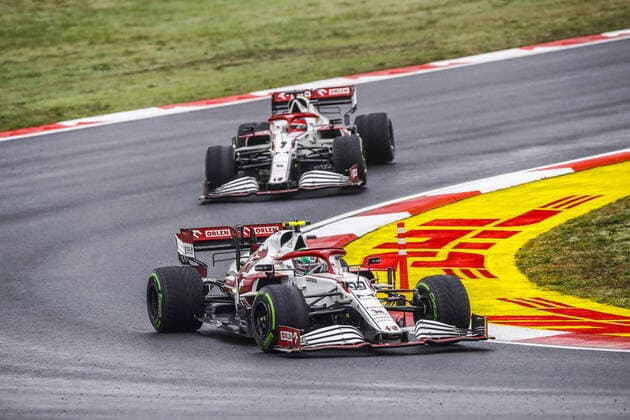 99 GIOVINAZZI Antonio (ita), Alfa Romeo Racing ORLEN C41, action and 07 RAIKKONEN Kimi (fin), Alfa Romeo Racing ORLEN C41 during the Formula 1 Rolex Turkish Grand Prix 2021, 16th round of the 2021 FIA Formula One World Championship, WM, Weltmeisterschaft from October 8 to 10, 2021 on the Istanbul Park, in Tuzla, Turkey - F1 - TURKISH GRAND PRIX 2021 - RACE DPPI Panoramic  _B2_0121