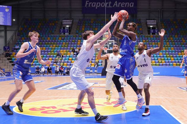 Fraport Skyliners - Hamburg Towers, easyCredit-BBL Brancou Badio (Fraport Skyliners, 8). Basketball-Spiel des easyCredit BBL zwischen den Fraport Skyliners und den Hamburg Towers am 10. Oktober 2021 in der Fraport-Arena in Frankfurt am Main., Frankfurt am Main Hessen Deutschland Fraport-Arena