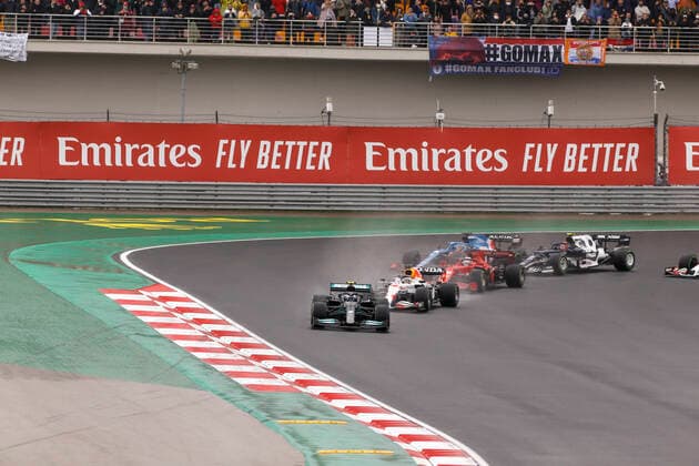 Start, 77 Valtteri Bottas (FIN, Mercedes-AMG Petronas F1 Team), 33 Max Verstappen (NED, Red Bull Racing), 16 Charles Leclerc (MON, Scuderia Ferrari Mission Winnow), F1 Grand Prix of Turkey at Intercity Istanbul Park on October 10, 2021 in Istanbul, Turkey. (Photo by HOCH ZWEI) Istanbul Turkey