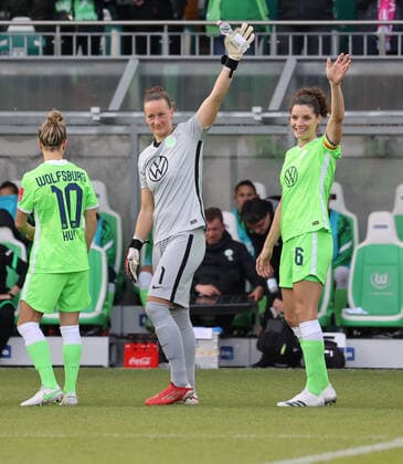 VfL-Frauen vs Köln Fußball, Frauen, Saison 21 22, Flyeralarm Bundesliga, 5. Spieltag, VfL Wolfsburg vs 1. FC Köln, Bild zeigt: Almuth Schult (VfL, 1) Wolfsburg