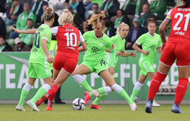 VfL-Frauen vs Köln Fußball, Frauen, Saison 21 22, Flyeralarm Bundesliga, 5. Spieltag, VfL Wolfsburg vs 1. FC Köln, Bild zeigt: Jill Roord (VfL, 14) Wolfsburg