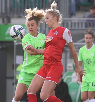 VfL-Frauen vs Köln Fußball, Frauen, Saison 21 22, Flyeralarm Bundesliga, 5. Spieltag, VfL Wolfsburg vs 1. FC Köln, Bild zeigt: Lena Lattwein (VfL, 8) Wolfsburg