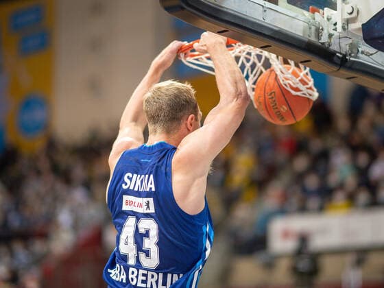 Luke Sikma (Alba Berlin, 43), MHP Riesen vs. Alba Berlin, Basketball, Bundesliga, easyCredit BBL, 3. Spieltag, Spielzeit 2021 2022, 10.10.2021, MHP Riesen vs. Alba Berlin, Basketball, Bundesliga, easyCredit BBL, 3. Spieltag, Spielzeit 2021 2022, 10.10.2021 Ludwigsburg Copyright: xEibner-Pressefoto SaschaxWaltherx EP_swa