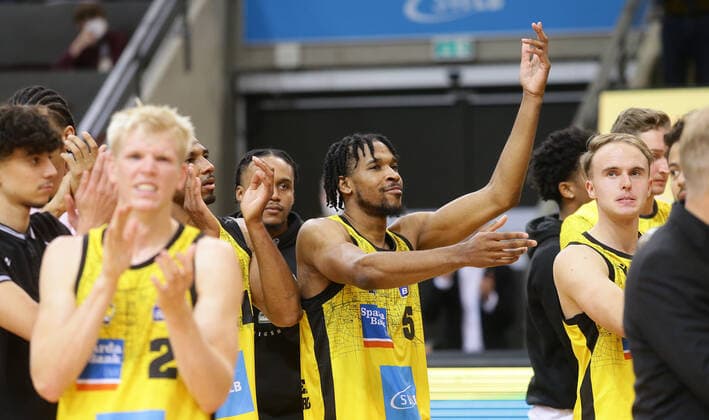 Ludwigsburg , Basketball easycredit BBL Bundesliga . MHP Riesen Ludwigsburg vs. Alba Berlin , Justin Simon ( Riesen )