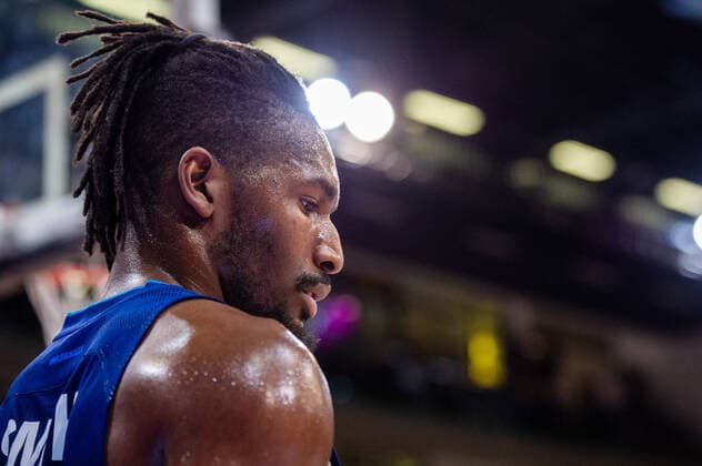 Jaleen Smith (ALBA Berlin 3) konzentriert beim BBL-Spiel: MHP Riesen Ludwigsburg - ALBA Berlin am 10.10.2021 in Ludwigsburg (MHPArena) Deutschland Ludwigsburg. 10.10.21 Basketball , 10.10.2021, Ludwigsburg (Deutschland)