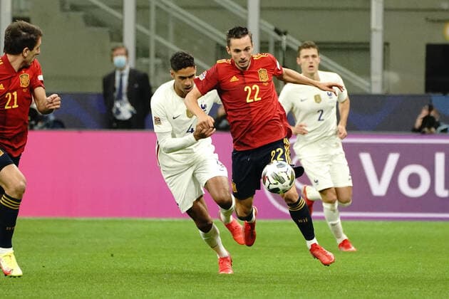 Pablo Sarabia (Espagne) - Raphael Varane (France) FOOTBALL : Espagne vs France - League des Nations - Finale - Milan - 10 10 2021 NorbertScanella Panoramic 