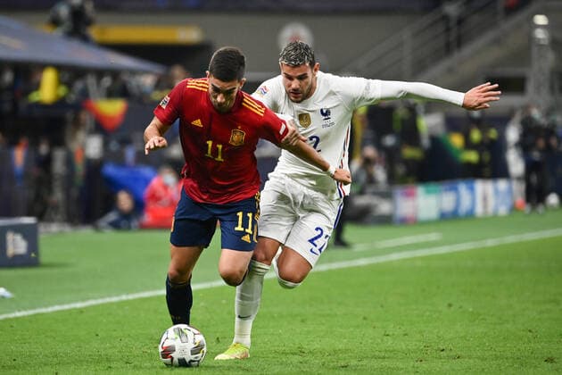 Photo LaPresse - Massimo Paolone October, 10 2021 Milan, Italy soccer Spain vs France - Nations League Final Season 2020 2021 - San Siro Stadium of Milan. In the pic: Ferran Torres (Spain) competes for the ball with Theo Hernandez (France)  Copyright: xMassimoxPaolone LaPressex