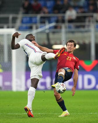 ESP: Spain - France. UEFA Nations League 2021 Final Presnel Kimpembe of France and Mikel Oyarzabal of Spain during the UEFA Nations League match between Spain and France played at San Siro Stadium on October 10, 2021 in Milan, Italy. kpng Copyright: xPRESSINPHOTOx PS_211010_015