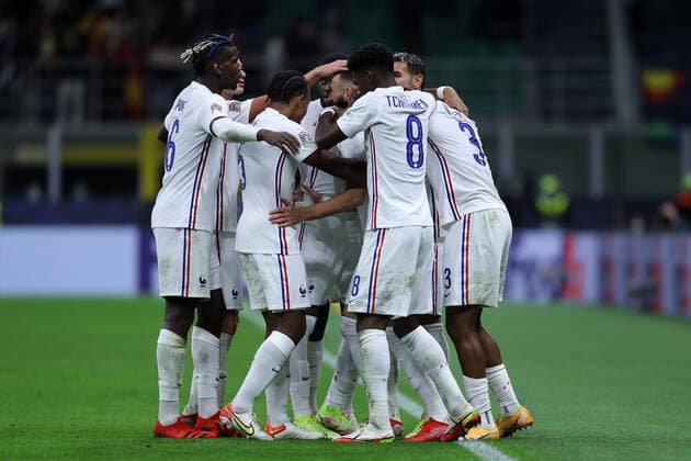 Spain - France Karim Benzema of France celebrates after scoring his team s first goal with team mates during the Uefa Nations League final match between Spain and France at Stadio Giuseppe Meazza on October 10, 2021 in Milan, Italy. Milano Stadio Giuseppe Meazza Italy Copyright: xMarcoxCanonierox