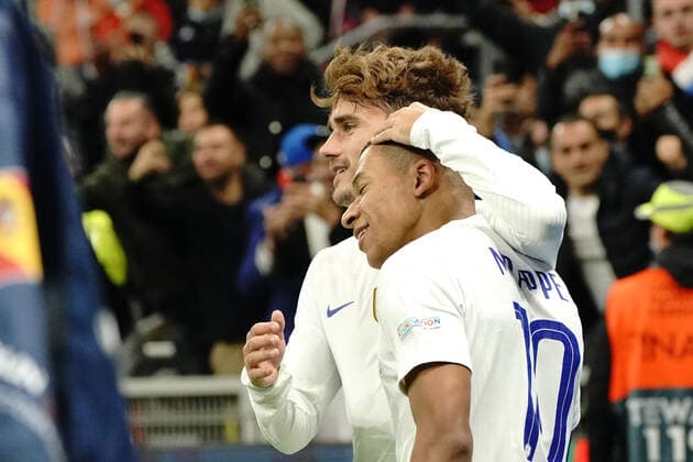Joie - Kylian MBappe (France) - Antoine Griezmann (France) FOOTBALL : Espagne vs France - League des Nations - Finale - Milan - 10 10 2021 NorbertScanella Panoramic 