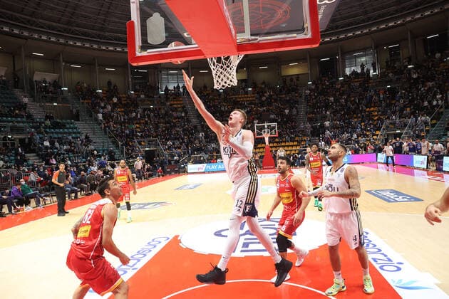 Sport Bilder des Tages Robin Benzing (Kigili Fortitudo Bologna) during the series A1 italian LBA basketball championship match Kigili Fortitudo Bologna Vs. Carpegna Prosciutto Victoria Libertas Pallacanestro Pesaro at the Paladozza sports palace - Bologna, October 10, 2021  Copyright: xMichelexNuccix xIPAx xx 0