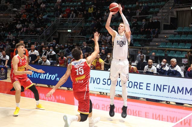 October 10, 2021, Bologna, Italy: Robin Benzing (Kigili Fortitudo Bologna) thwarted by Matteo Tambone (Carpegna prosciutto Pesaro) during the series A1 italian LBA basketball championship match Kigili Fortitudo Bologna Vs. Carpegna Prosciutto Victoria Libertas Pallacanestro Pesaro at the Paladozza sports palace - Bologna, October 10, 2021 Italian Basketball A Serie Championship - Fortitudo Bologna vs Carpegna Prosciutto Pesaro, Bologna, Italy  - ZUMAl164 20211010_zsa_l164_428 Copyright: xMichelexNuccix