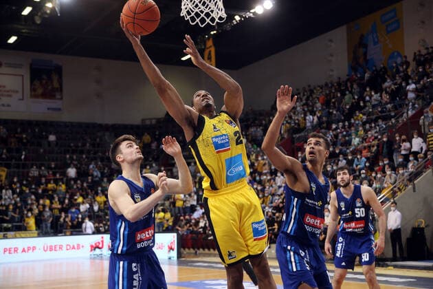 Tremmell Darden (Riesen) . MHP Riesen Ludwigsburg vs.Alba Berlin . Basketball-Bundesliga 2021-2022. Ludwigsburg , GER, 10.10.2021,