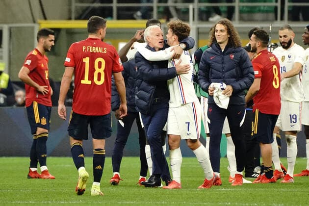 Didier Deschamps (selectionneur de l equipe de France) - Antoine Griezmann (France) FOOTBALL : Espagne vs France - League des Nations - Finale - Milan - 10 10 2021 NorbertScanella Panoramic 