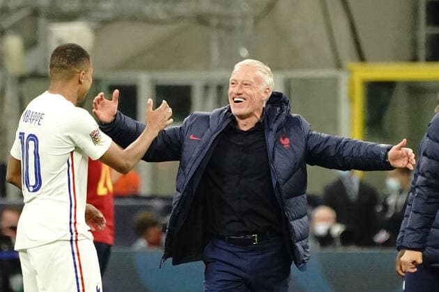 Didier Deschamps (selectionneur de l equipe de France) - Kylian MBappe (France) FOOTBALL : Espagne vs France - League des Nations - Finale - Milan - 10 10 2021 NorbertScanella Panoramic 