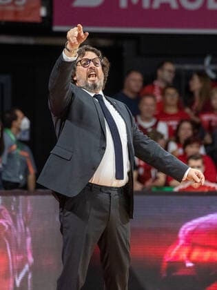 Bayerns - Head Coach Andrea TRINCHIERI. Basketball, FC Bayern Muenchen - Loewen Braunschweig, BBL-Hauptrunde, Saison 2021-2022, am 10.10.2021 in Muenchen, A U D I D O M E, Deutschland. Quelle Copyright Credit : Oryk HAIST