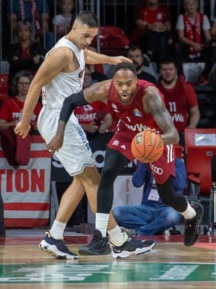 Bayerns 1 Deshaun THOMAS. Basketball, FC Bayern Muenchen - Loewen Braunschweig, BBL-Hauptrunde, Saison 2021-2022, am 10.10.2021 in Muenchen, A U D I D O M E, Deutschland. Quelle Copyright Credit : Oryk HAIST