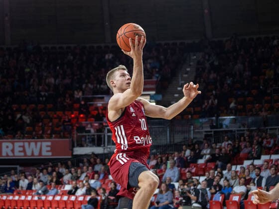 Bayerns 10 Ognien JARAMAZ. Basketball, FC Bayern Muenchen - Loewen Braunschweig, BBL-Hauptrunde, Saison 2021-2022, am 10.10.2021 in Muenchen, A U D I D O M E, Deutschland. Quelle Copyright Credit : Oryk HAIST