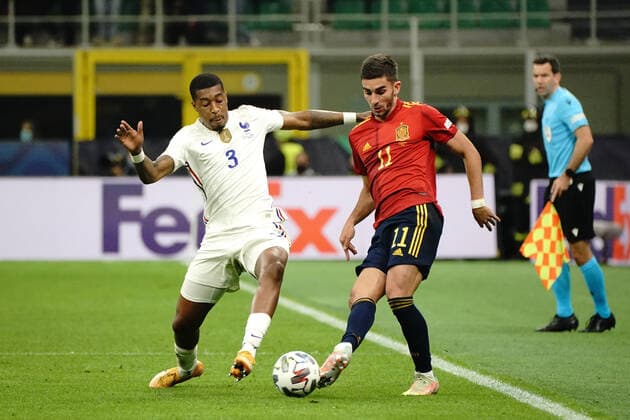 Presnel Kimpembe (France) - Ferran Torres (Espagne) FOOTBALL : Espagne vs France - League des Nations - Finale - Milan - 10 10 2021 NorbertScanella Panoramic 
