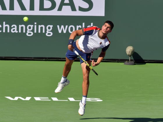 INDIAN WELLS, CA - OCTOBER 10: Carlos Alcaraz (ESP) in action during his men s singles match at the BNP Paribas Open on October 10, 2021, at the Indian Wells Tennis Garden, Indian Wells, CA. (Photo by Cynthia Lum Icon Sportswire) TENNIS: OCT 10 BNP Paribas Open Icon250211010624